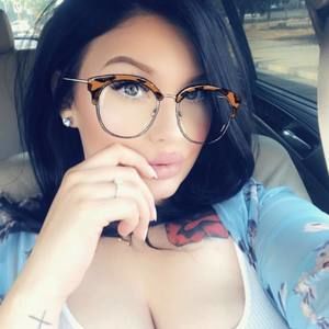 Meet your Posher, Savannah